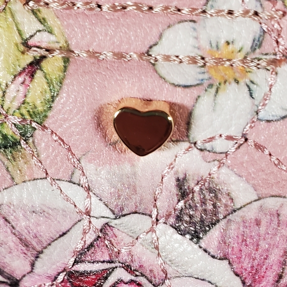 Betsy Johnson NWOT'S - Picture 5 of 12